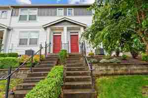 featured image of 876 N 18th Ave
