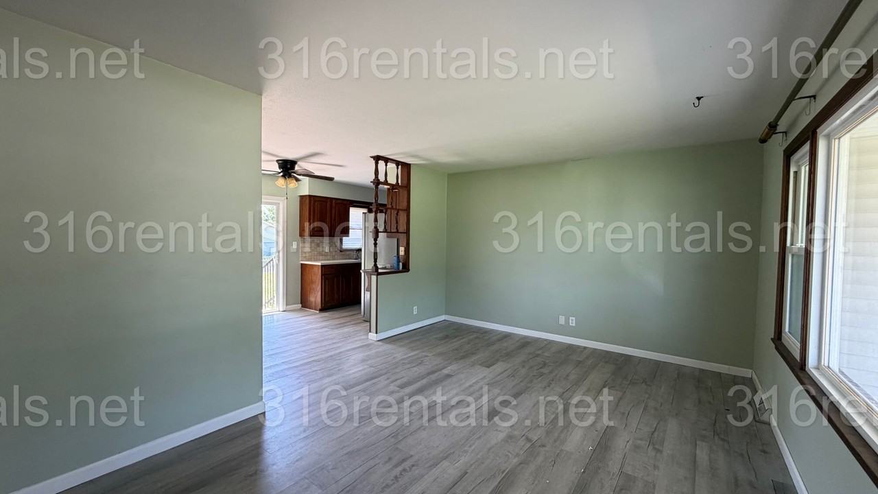 1913 Cron St - Photo 3 of 9
