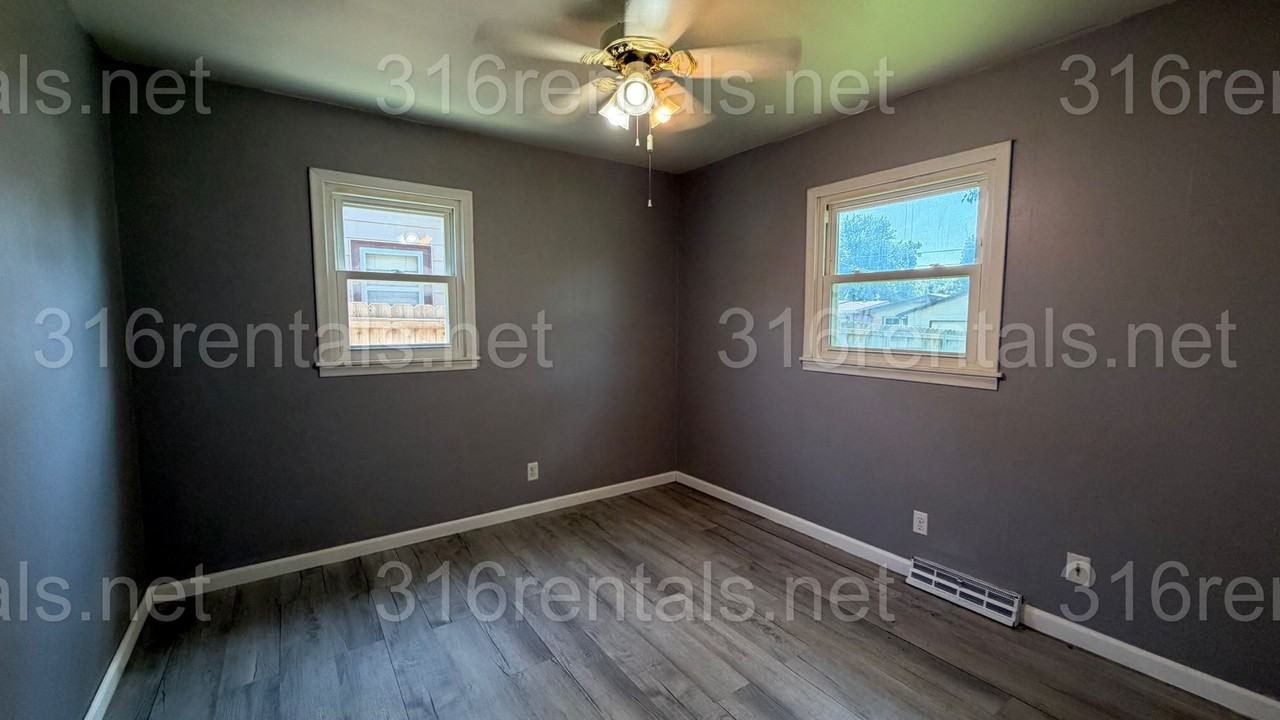 1913 Cron St - Photo 6 of 9