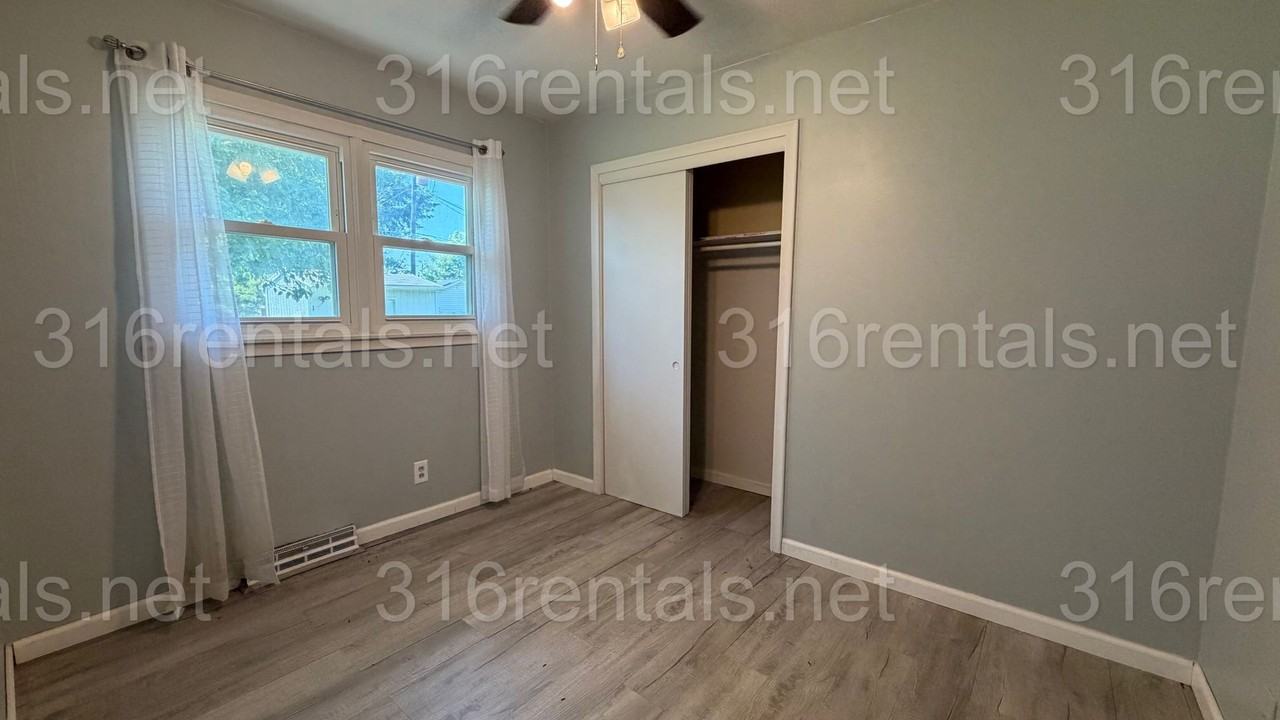 1913 Cron St - Photo 7 of 9