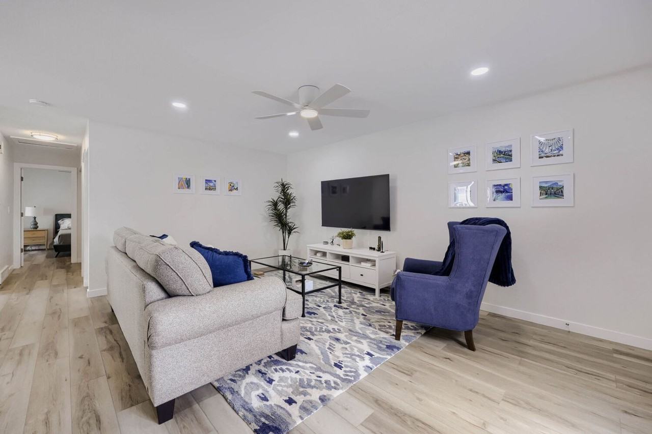 11909 Monroe Way - Photo 4 of 16
