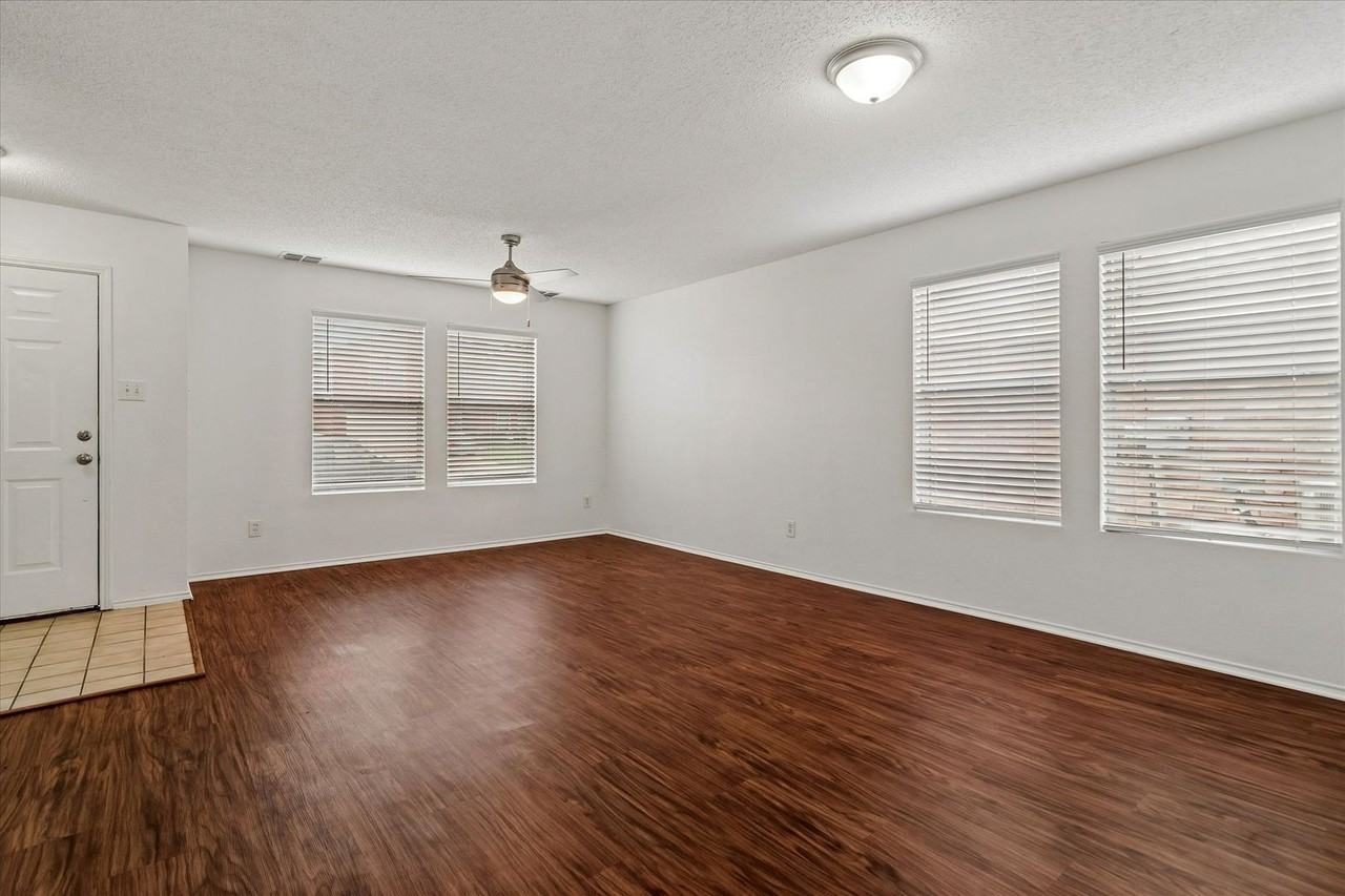 2217 Bradford Pear Dr - Photo 3 of 16