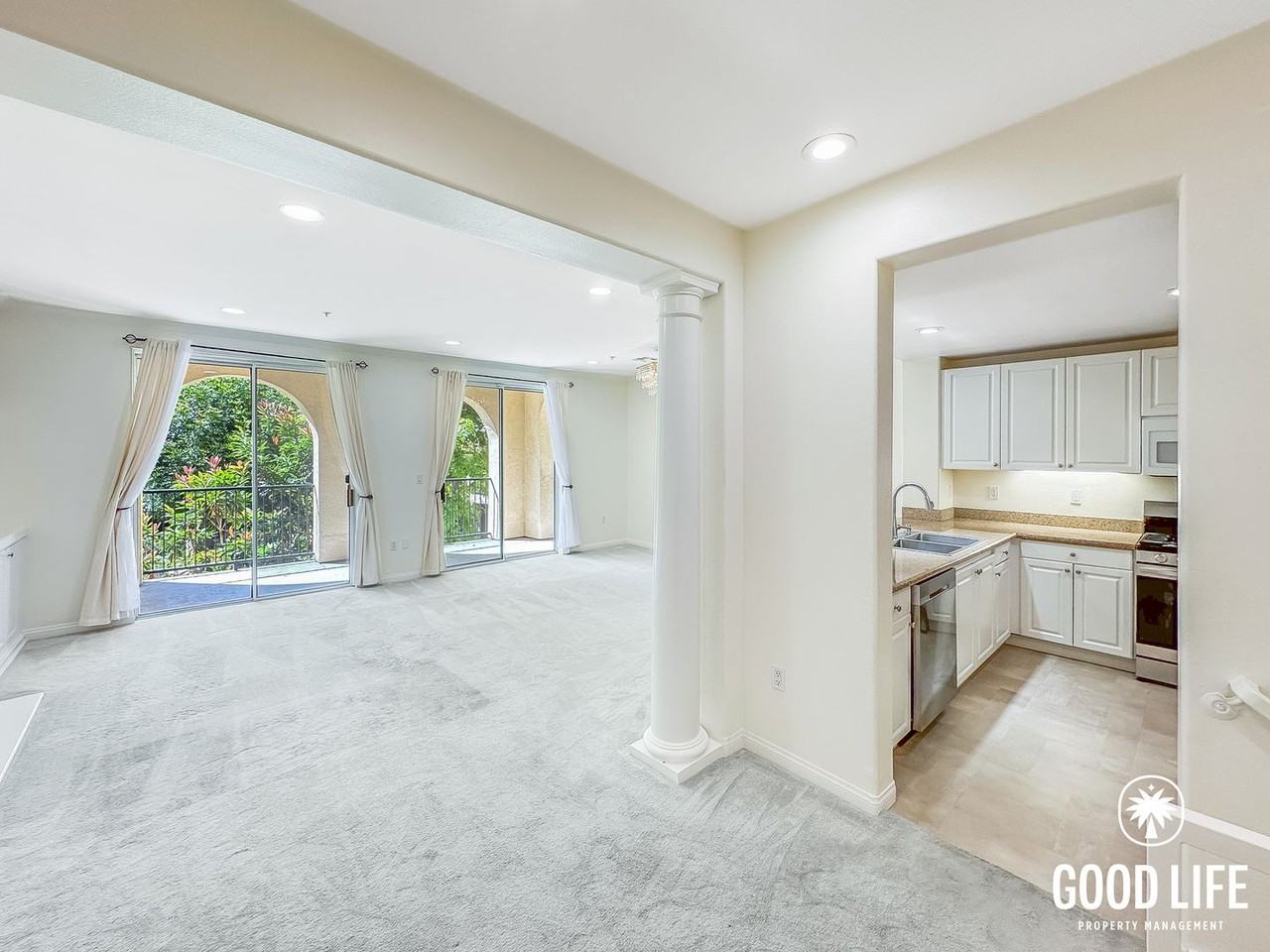 2260 Watermarke Pl - Photo 5 of 31