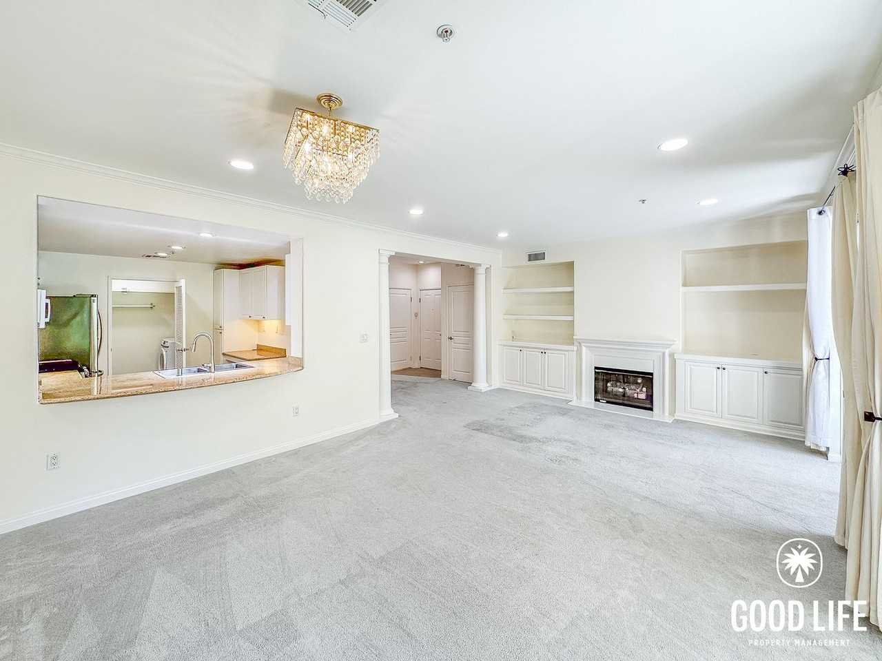 2260 Watermarke Pl - Photo 7 of 31