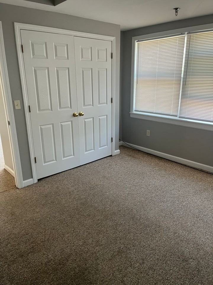 135 Pearl St - Photo 4 of 8