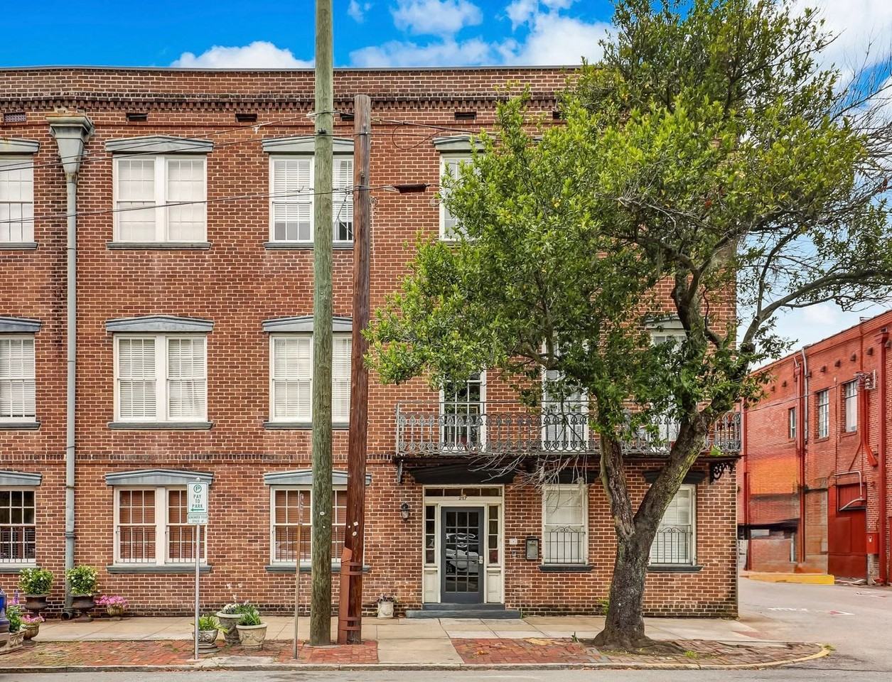 217 Abercorn St - Photo 2 of 16