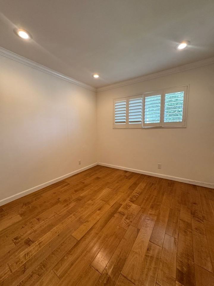1024 Pier Ave #1 - Photo 7 of 16