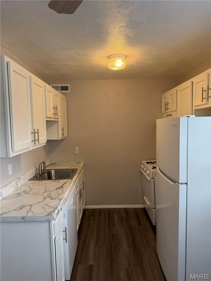6727 Colony Acres Dr - Photo 2 of 9