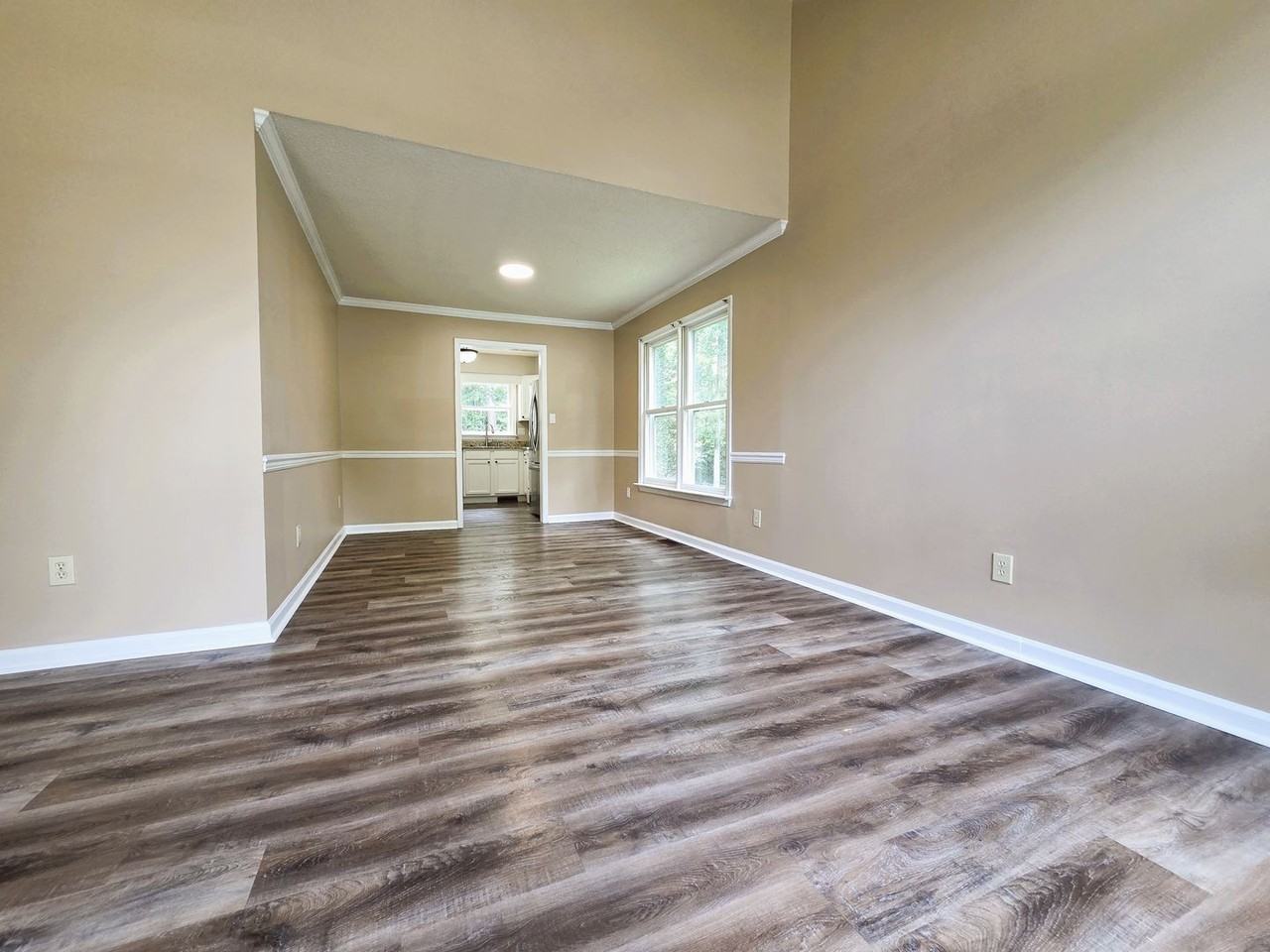 2519 Providence Creek Rd - Photo 4 of 33