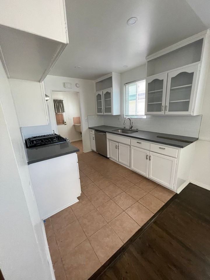 20817 Ely Ave - Photo 3 of 15