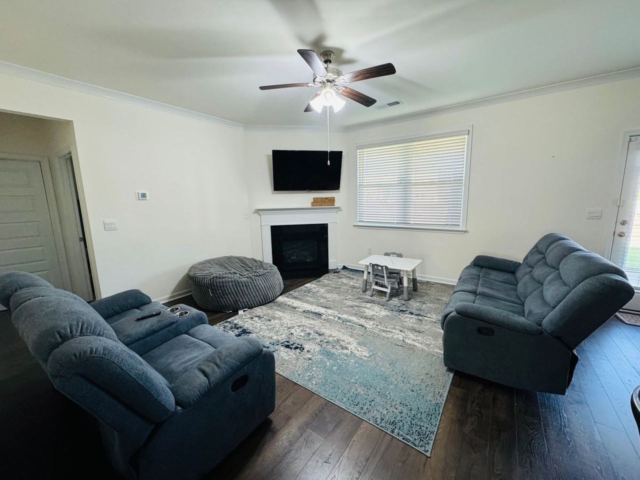 3369 English Elm Way - Photo 2 of 11