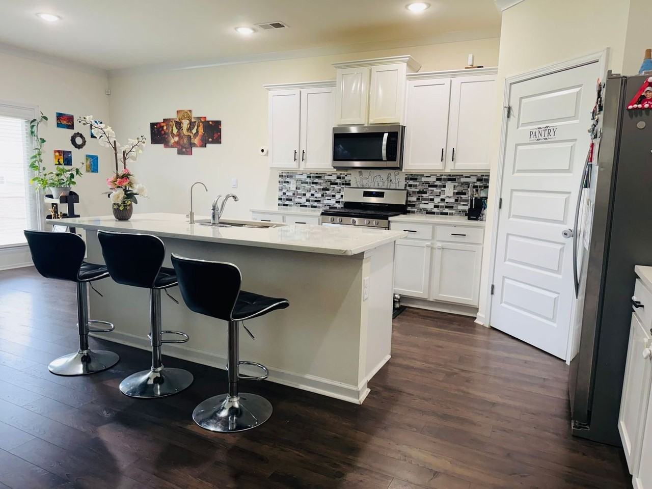 3369 English Elm Way - Photo 3 of 11