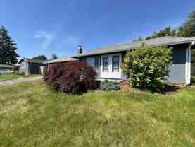 687 Se Barnes Ave - Photo 1 of 1