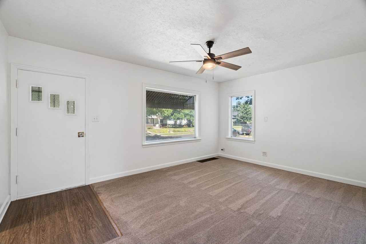 5504 N Post St - Photo 2 of 45
