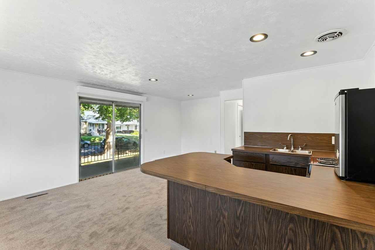 5504 N Post St - Photo 7 of 45