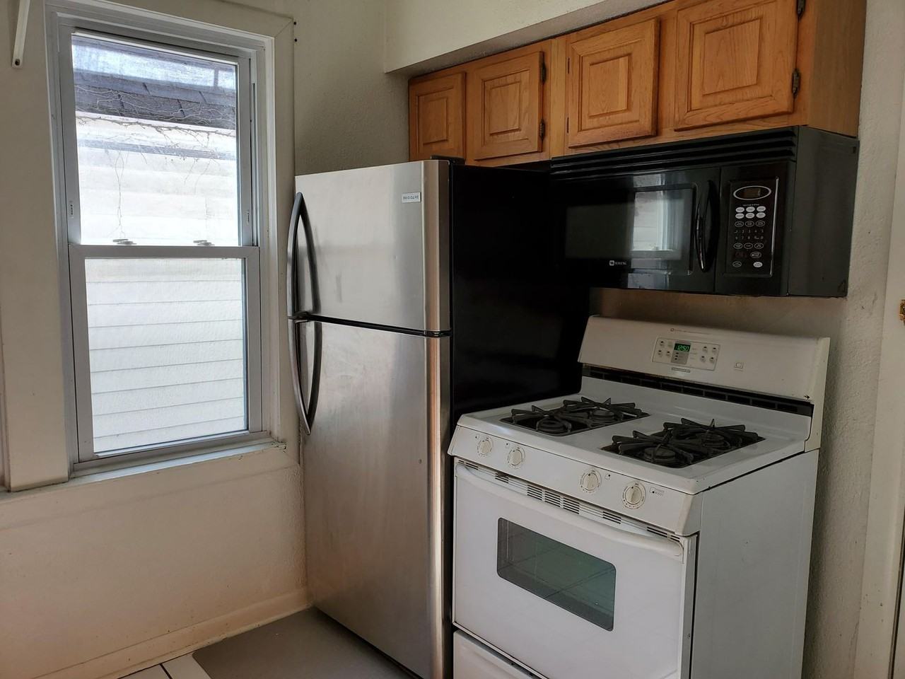 2425 N Cramer St - Photo 7 of 15