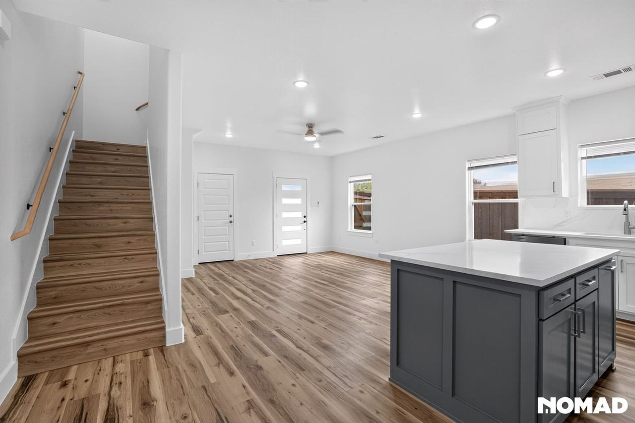 4408 Goddard Rd - Photo 3 of 21