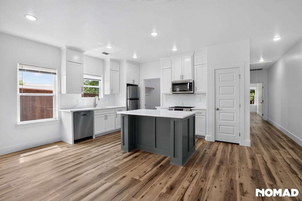 4408 Goddard Rd - Photo 4 of 21