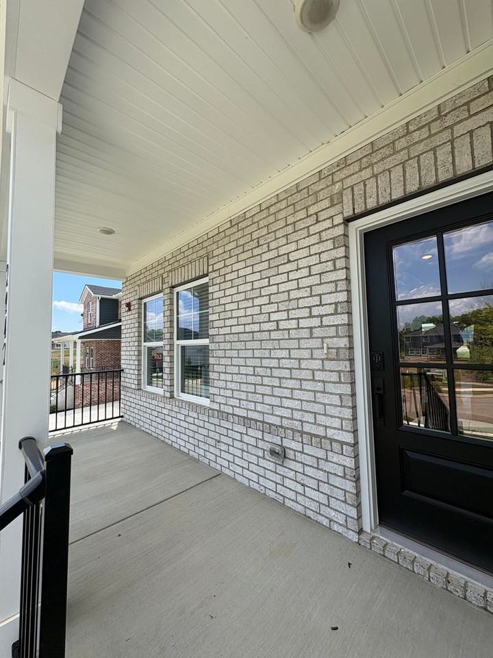 2942 Sharpstone Dr - Photo 3 of 26