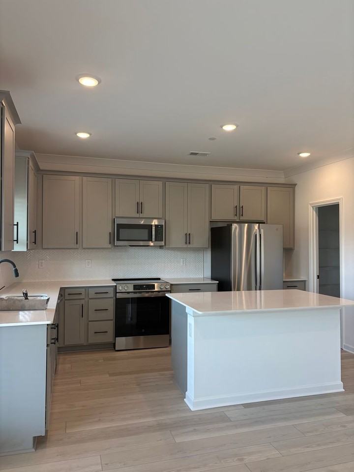 2942 Sharpstone Dr - Photo 4 of 26