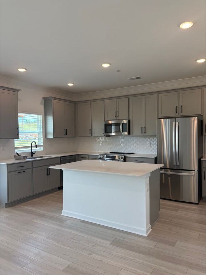 2942 Sharpstone Dr - Photo 5 of 26