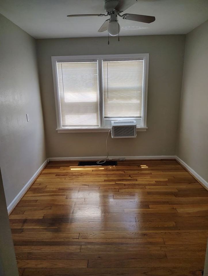 1324 Huffman Ave - Photo 4 of 15