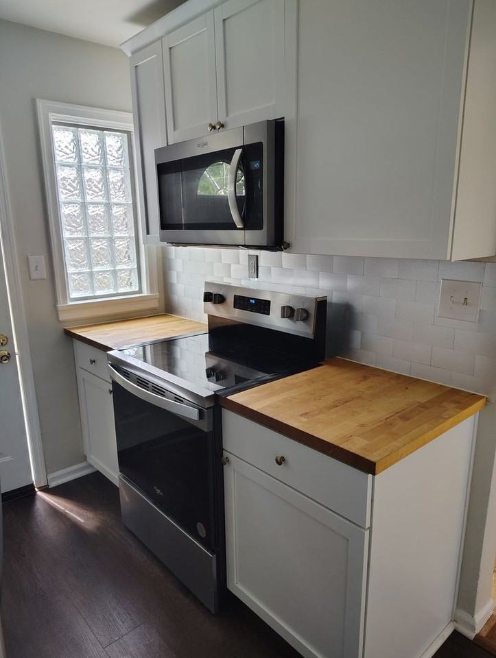 1324 Huffman Ave - Photo 5 of 15