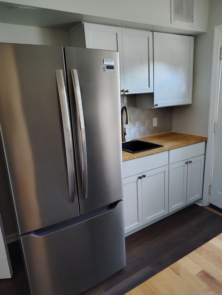 1324 Huffman Ave - Photo 6 of 15