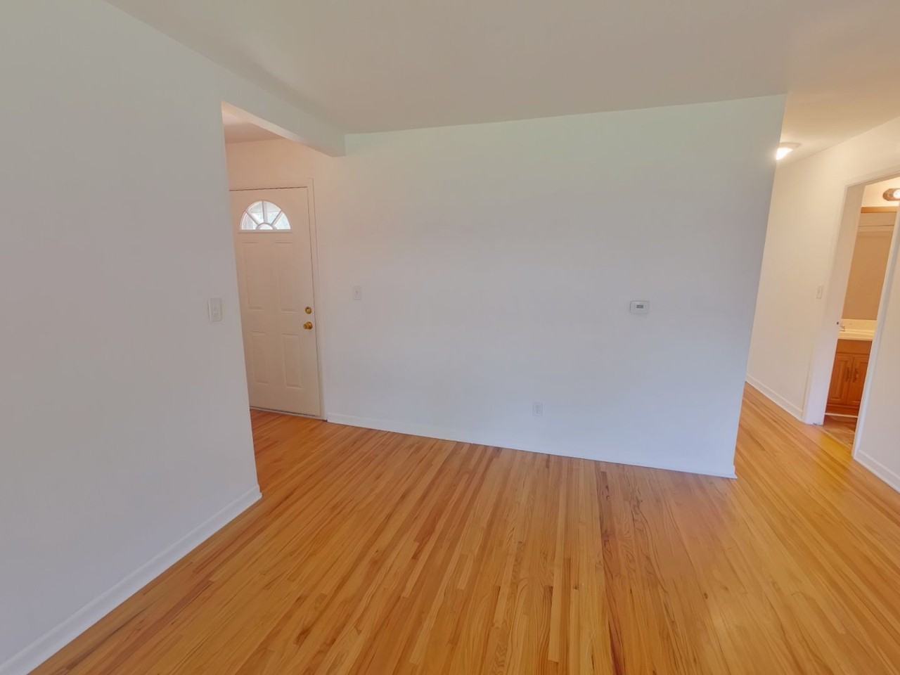 2520 N Perry Ave - Photo 3 of 15