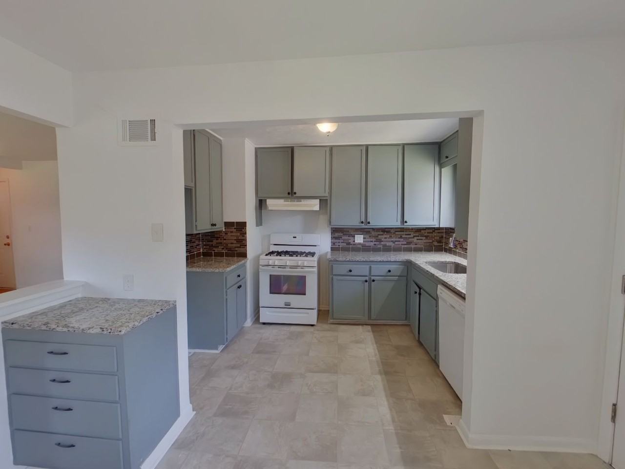 2520 N Perry Ave - Photo 6 of 15