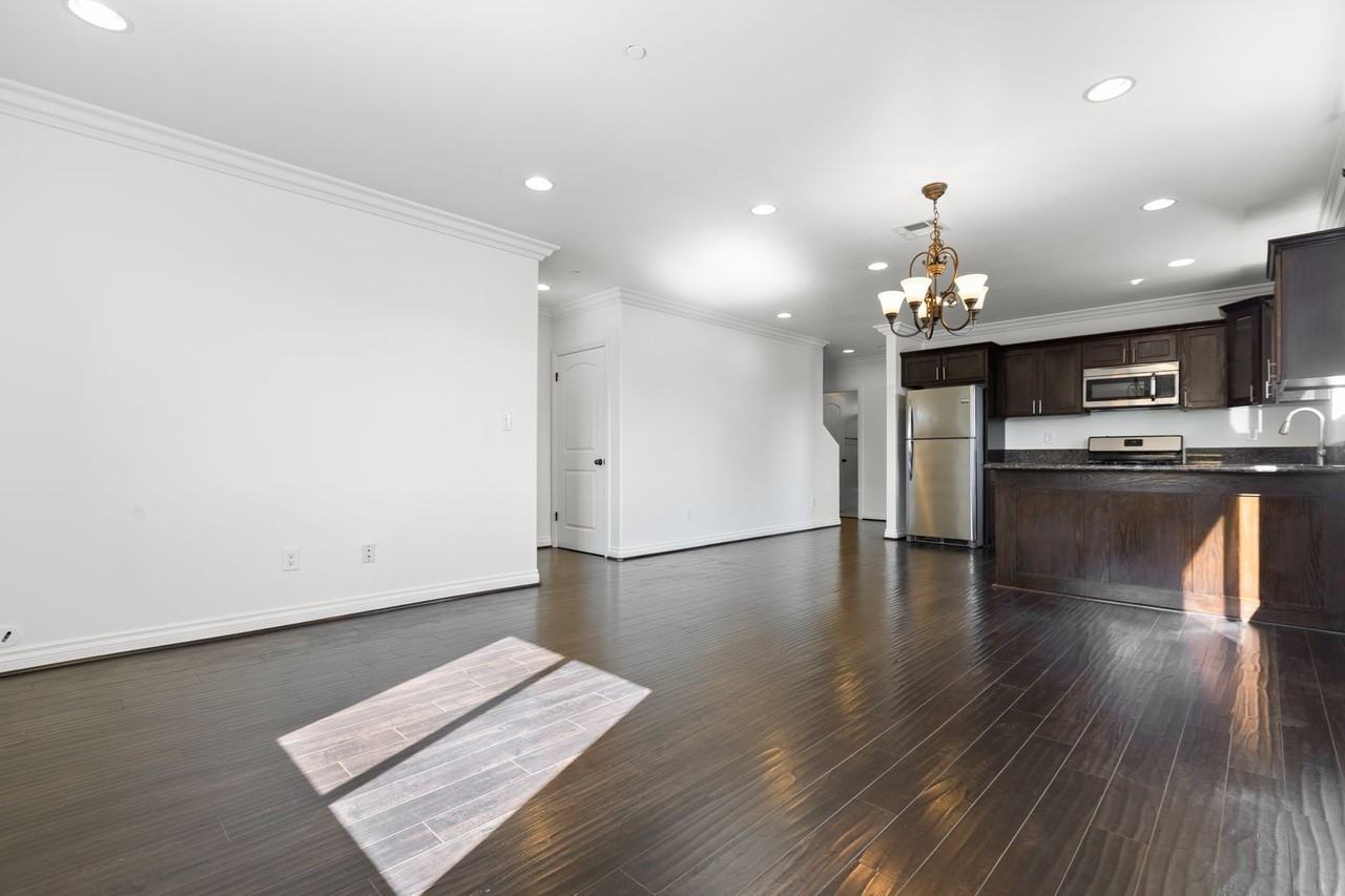 1534 N Soto St - Photo 5 of 23