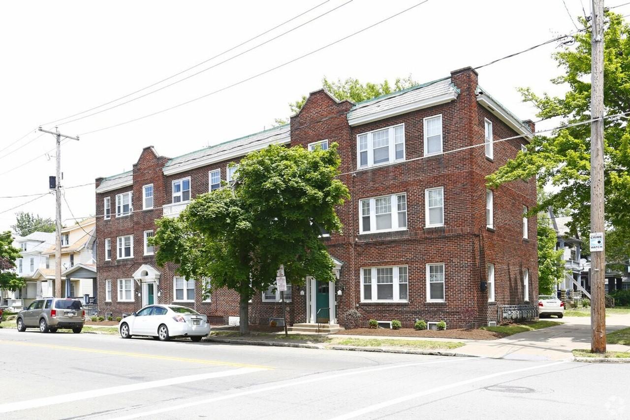 Landmark Square Apartments - Photo 2 of 25