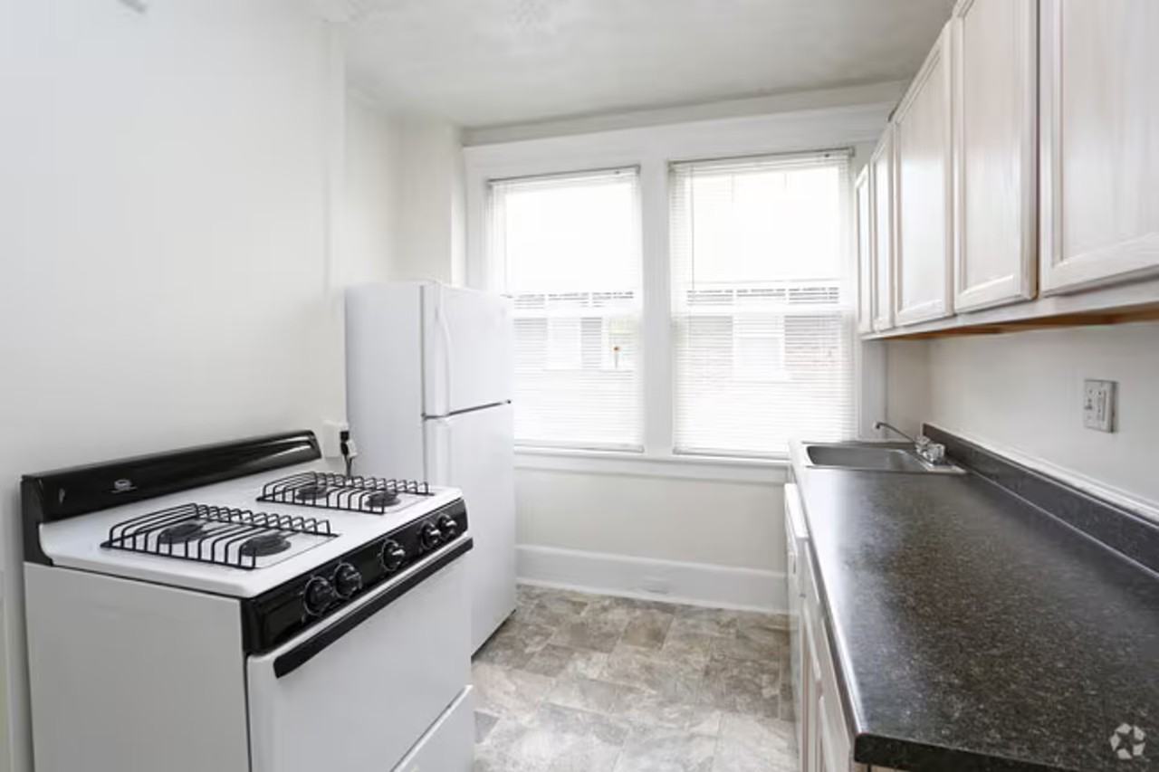 Landmark Square Apartments - Photo 6 of 25