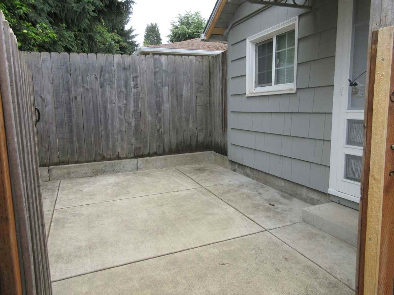 2060 Winter St Se - Photo 3 of 14