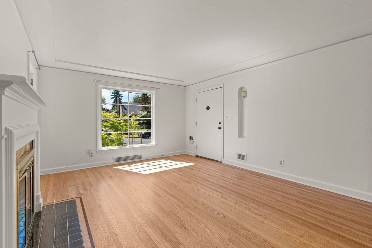 5336 Ne 35th Pl - Photo 3 of 23
