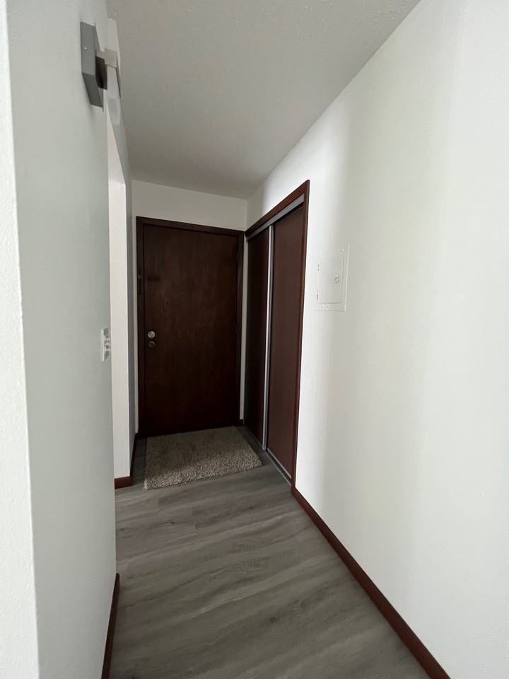 903 11th Ave S #1 - Photo 3 of 6
