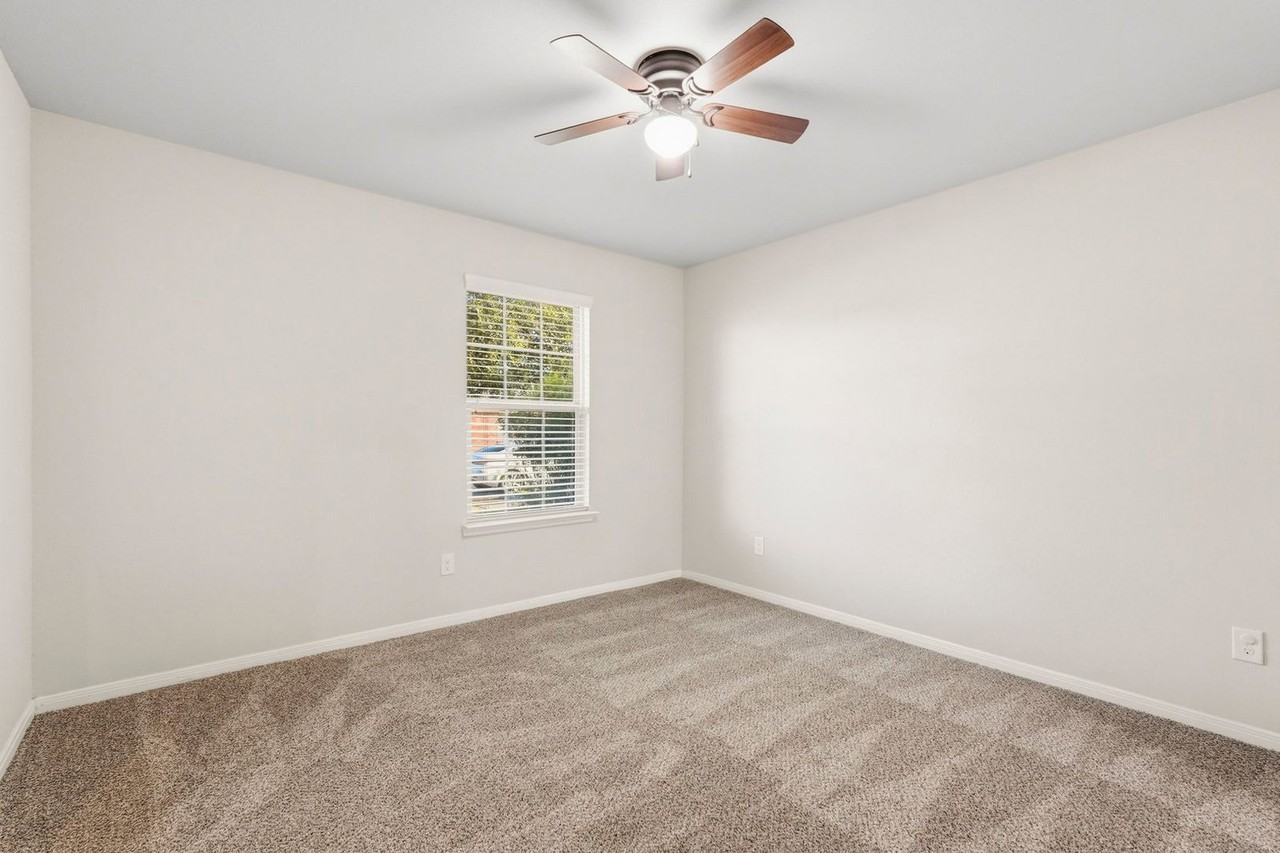 2202 Tannin Trce - Photo 3 of 24