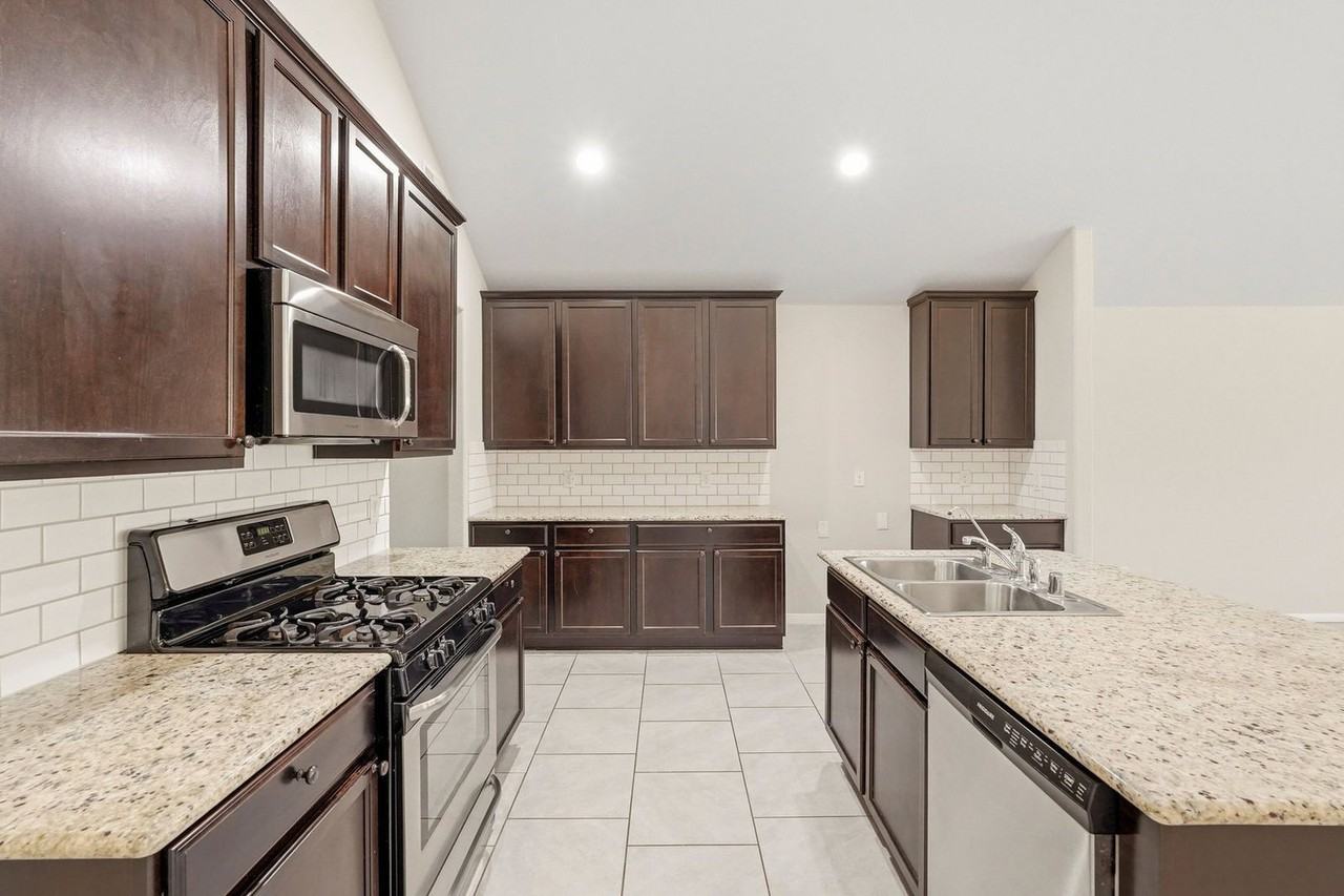 2202 Tannin Trce - Photo 5 of 24