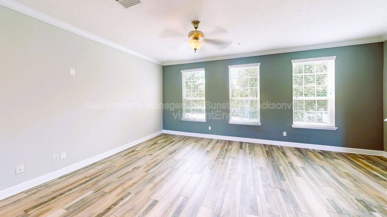 4298 Ellipse Dr - Photo 4 of 28