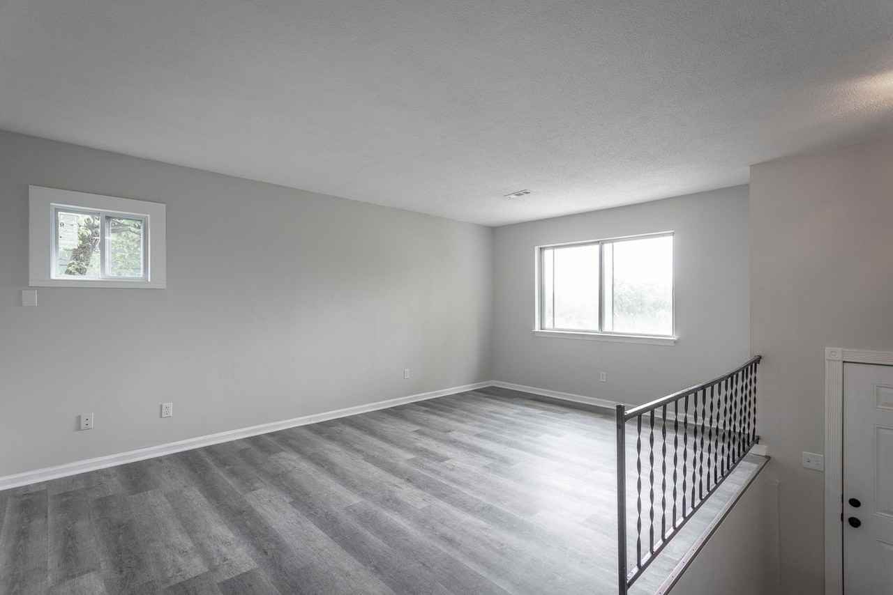 833 Sylvan Dr - Photo 4 of 33