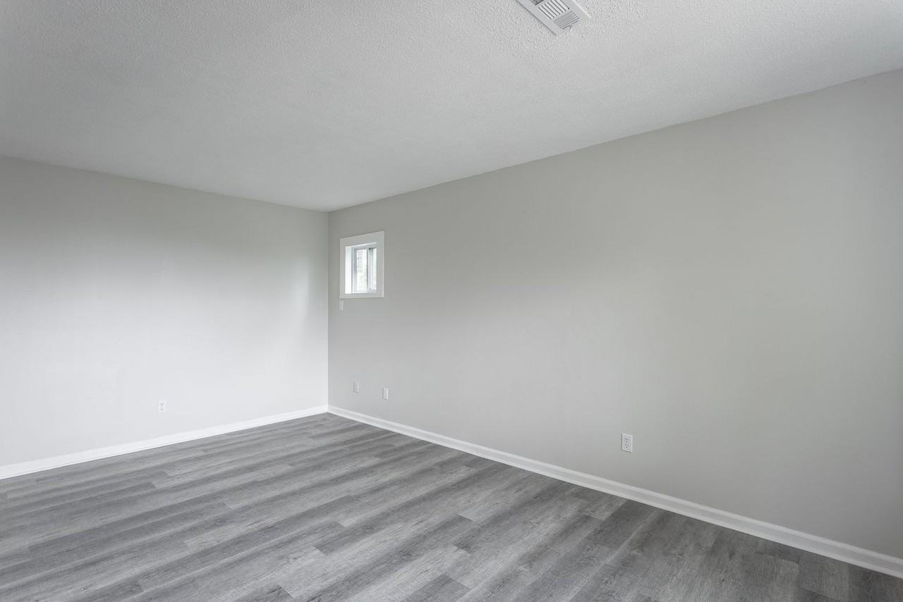 833 Sylvan Dr - Photo 6 of 33