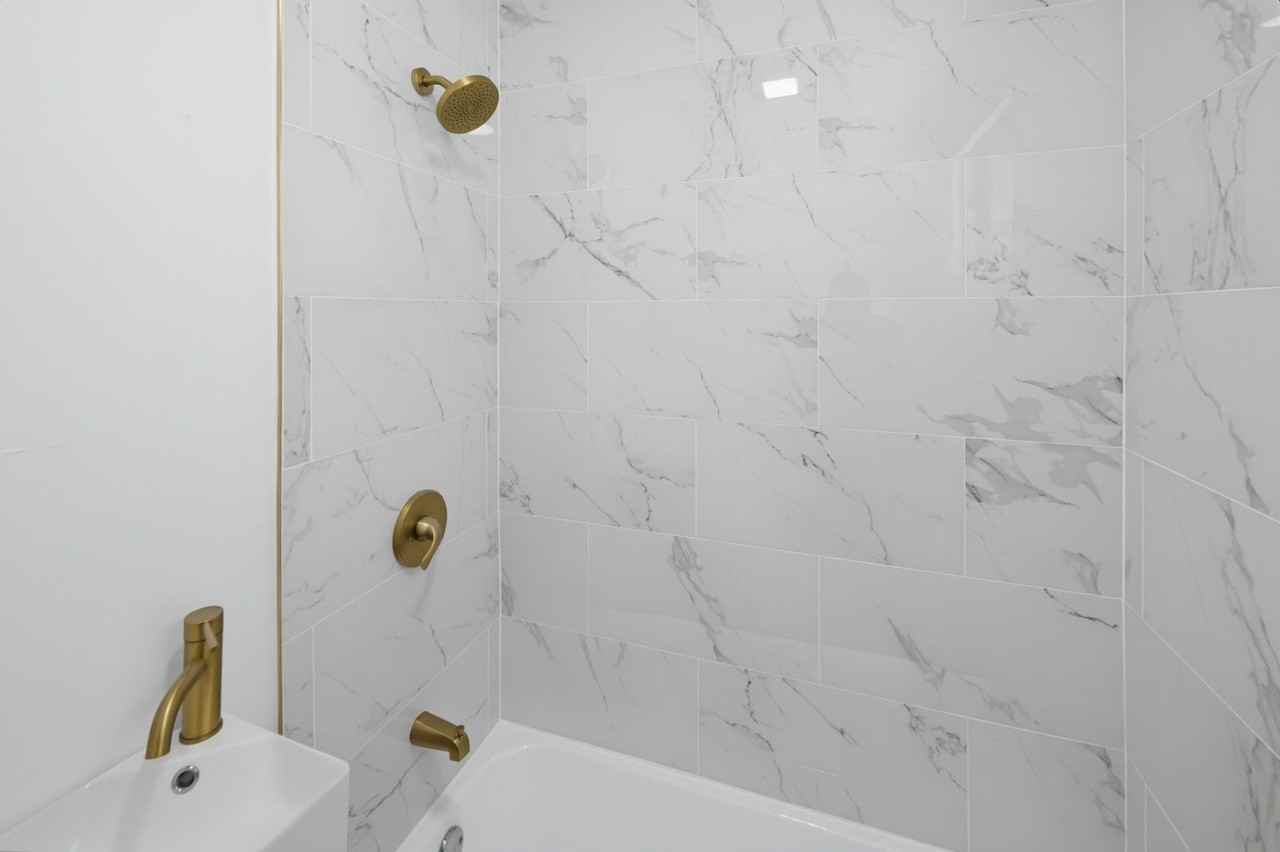 869 W 41st St #7A - Photo 4 of 16