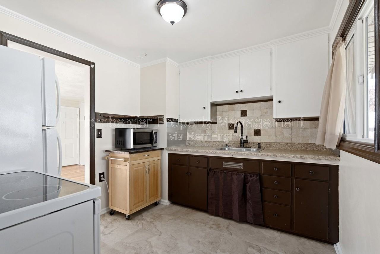 112 W Amherst Ct - Photo 5 of 29