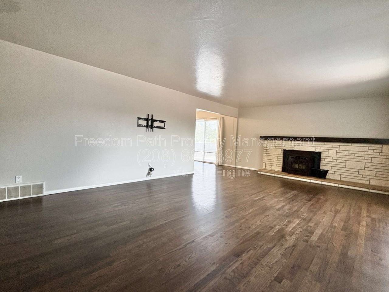 3010 N 5th St - Photo 2 of 25