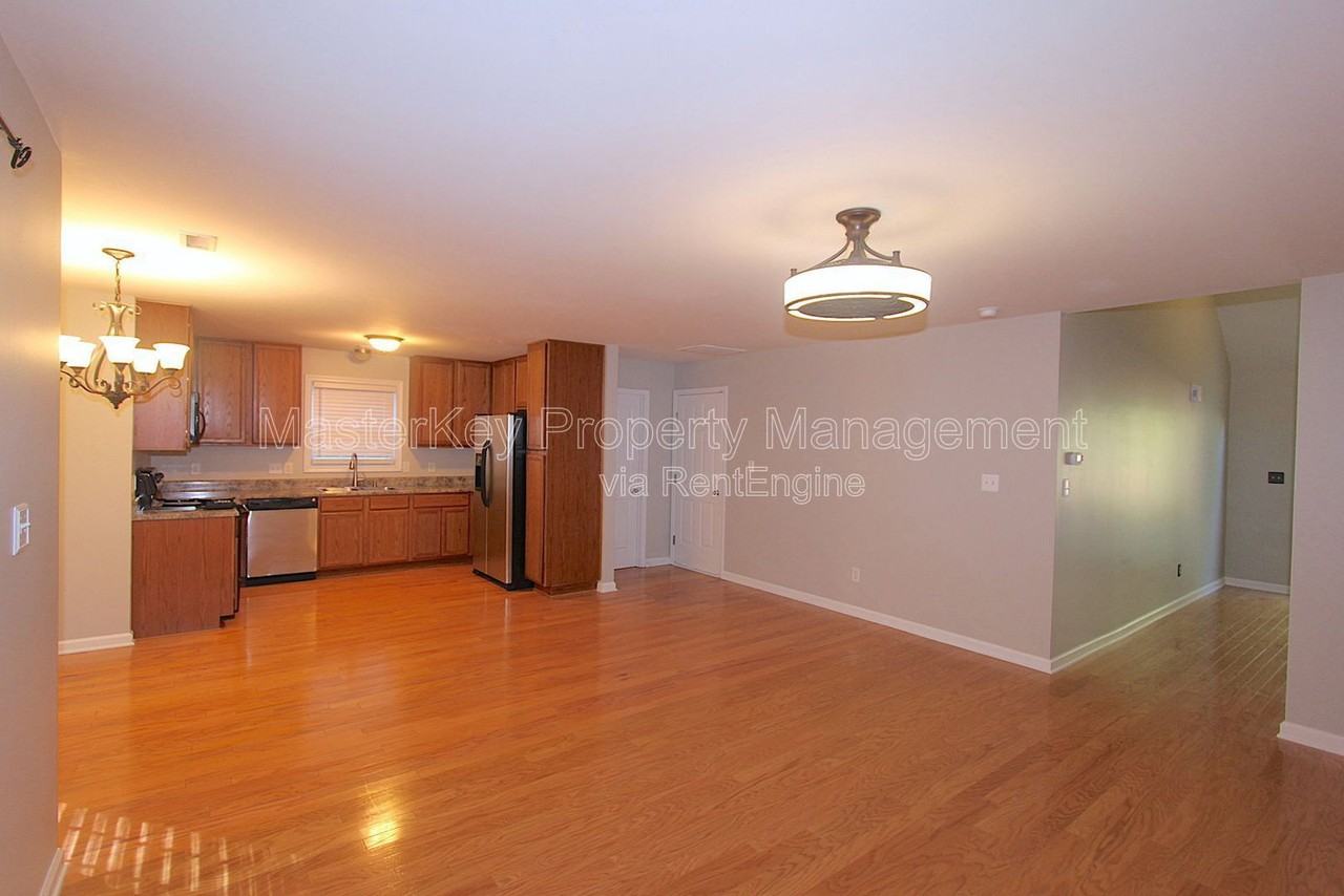 3215 Polite Ln - Photo 6 of 24