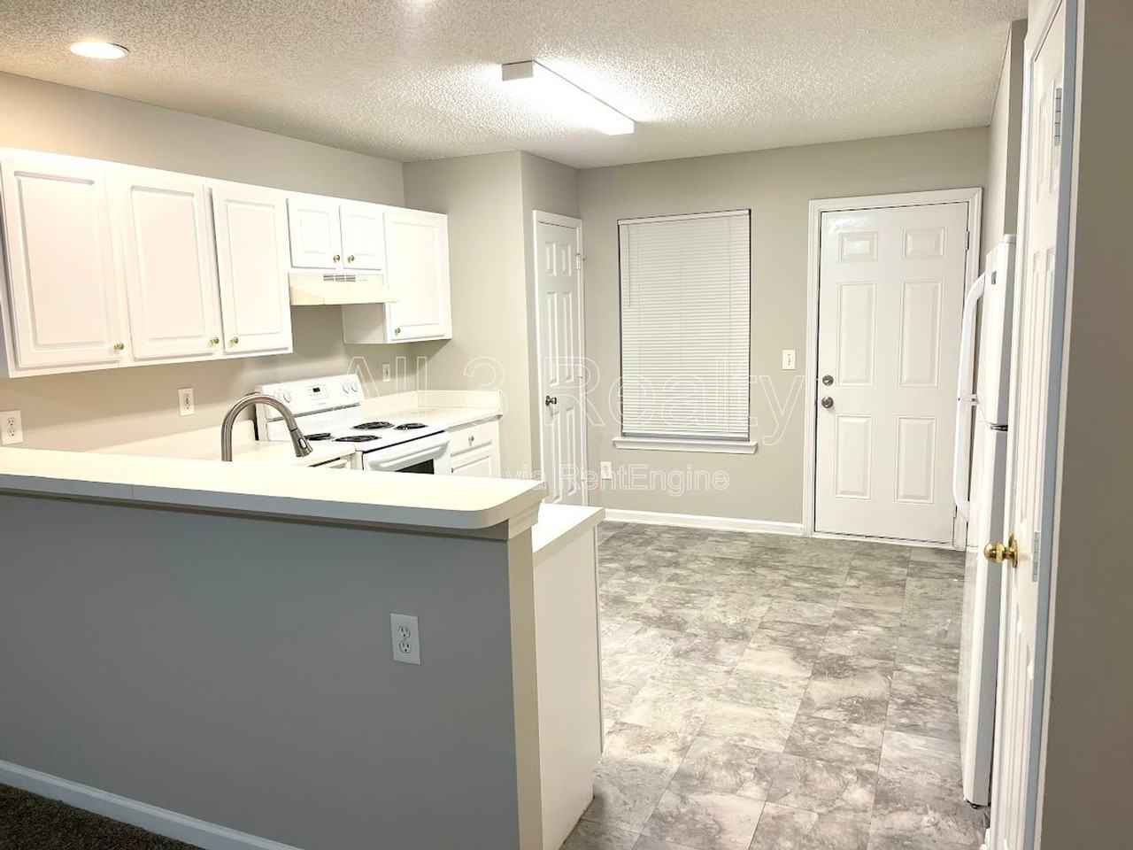 311 Coral Cir - Photo 6 of 21
