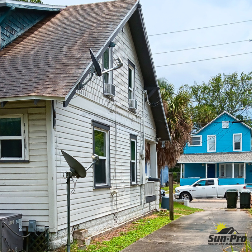 212 Mullally St - Photo 2 of 23