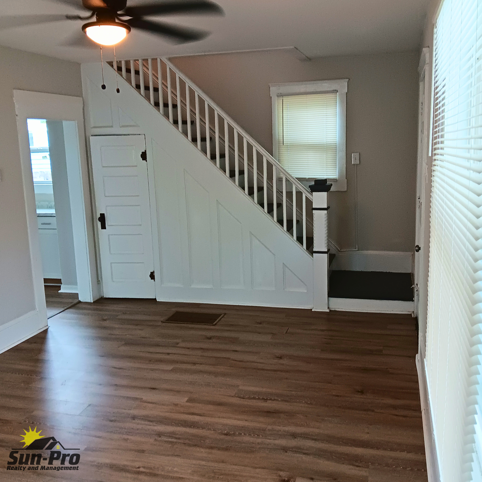 212 Mullally St - Photo 4 of 23