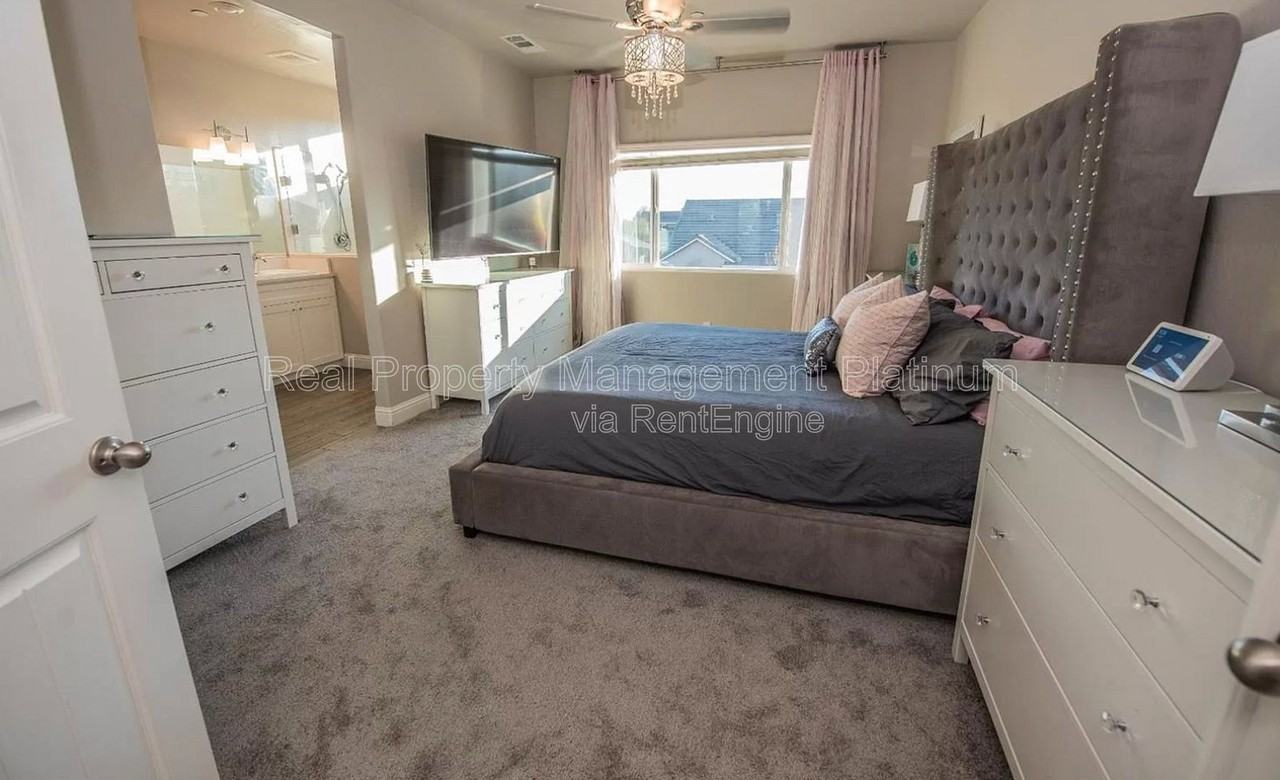 6191 E Fedora Ave - Photo 6 of 16
