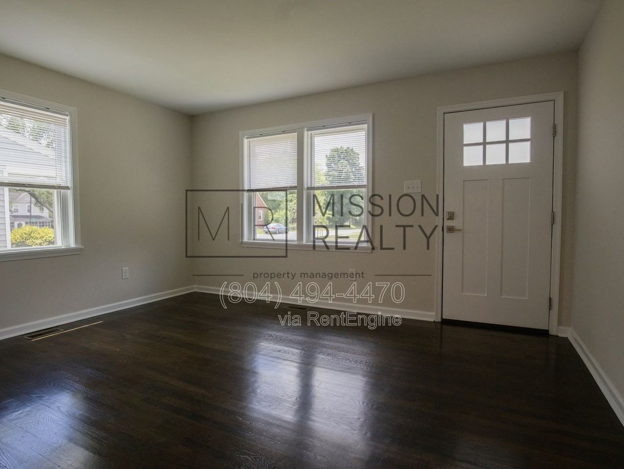 5205 Scott St - Photo 5 of 25